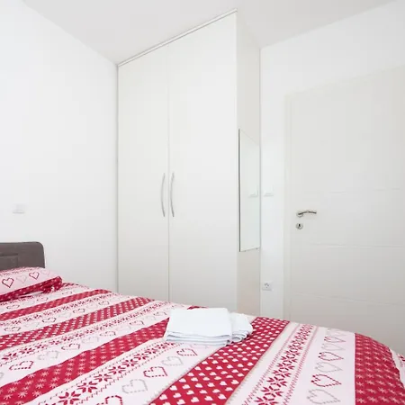 Ll Apartment