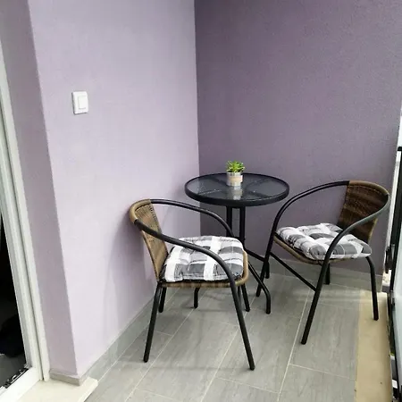 Ll Apartment Split